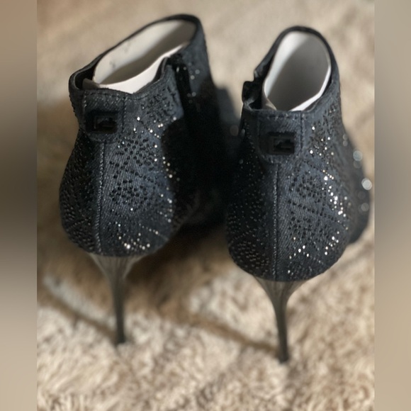Guess Navy Rhinestone embellished stiletto Heel ankle Booties NEW size 7.5 - Picture 9 of 9